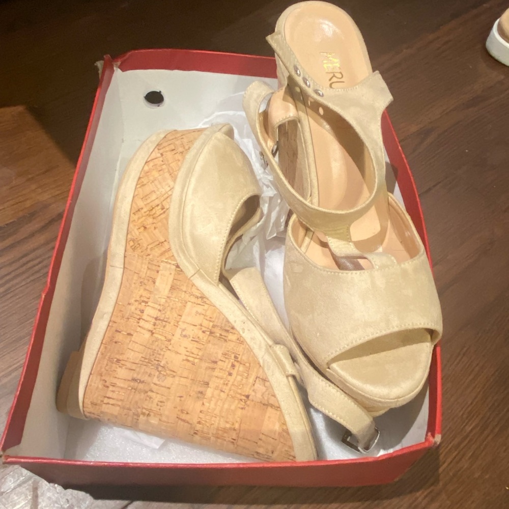6inch platform t-strap wedges